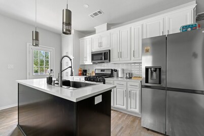 Budget-Friendly Retreat Stockyards HotTub MiniGolf