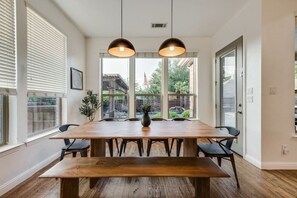 Dining - Spectacular pool house with hot tub and cinema (Corinth)