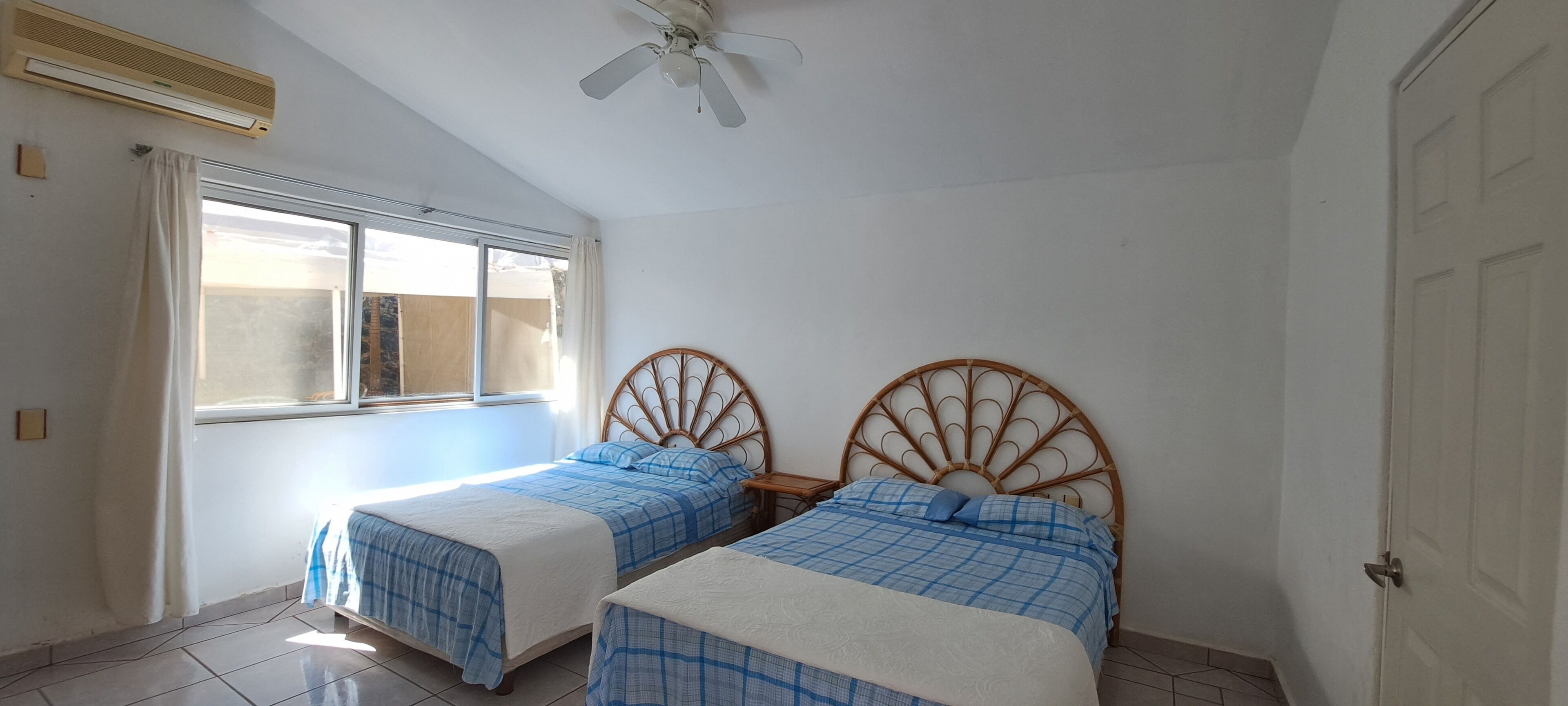 3 makuuhuonetta, ilmainen Wi-Fi, vuodevaatteet