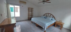 3 bedrooms, free WiFi, bed sheets - CASA CALANDRIAS  (Ixtapa Zihuatanejo)