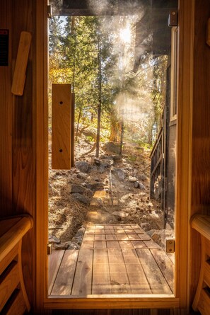 Interior - The Lightfoot Cabin · Mid-Century Perfect Romantic Getaway Hot Tub|Sauna (Running Springs)