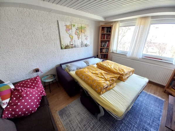 3 habitaciones, tabla de planchar con plancha, wifi y ropa de cama 