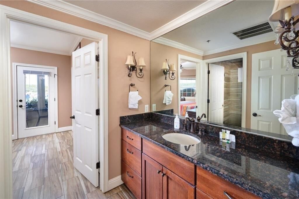 Peaceful Retreat w/ 3 pools on a island