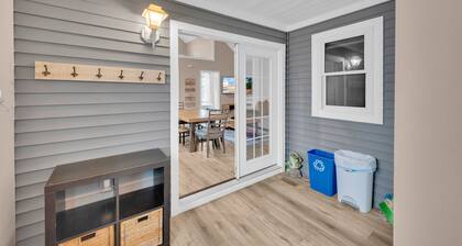 The Boathouse-GameRoom&OutdoorShower!Beach chairs,badges,buggy incl