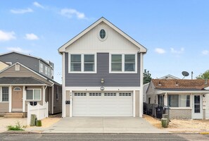 Exterior - The Boathouse-GameRoom&OutdoorShower!Beach chairs,badges,buggy incl (Seaside Heights)