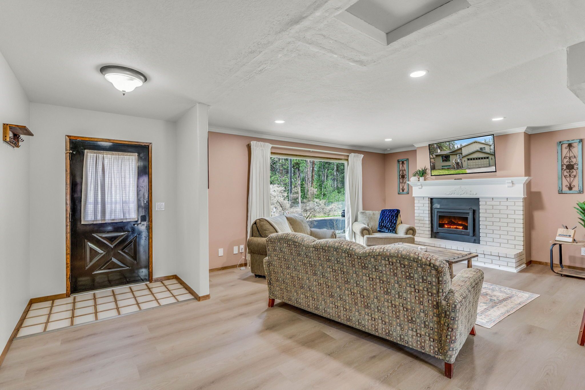 Spacious Pet and Kid Friendly Home in Suburb of Coeur d’Alene!