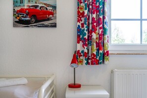 3 bedrooms, iron/ironing board, WiFi