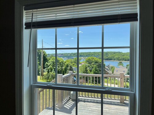 Private Home Sleeps 12 with AMAZING views of water, the bridge & town of Belfast