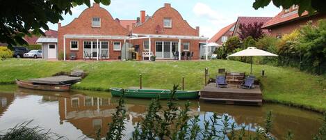 المنشأة من الخارج