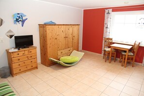 TV, fireplace, DVD player, stereo