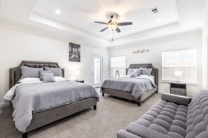4 habitaciones, escritorio, tabla de planchar con plancha y wifi gratis 