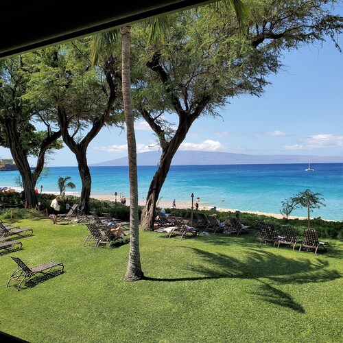 Maui Kaanapali Villas, 2 BD/2 BA, Beachfront condo "The Best Place To Be"