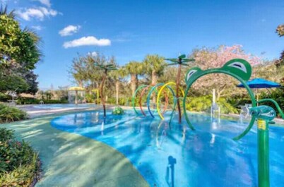 Tropical resort getaway near Disney at Bahama Bay 1st floor 3 bedroom condo