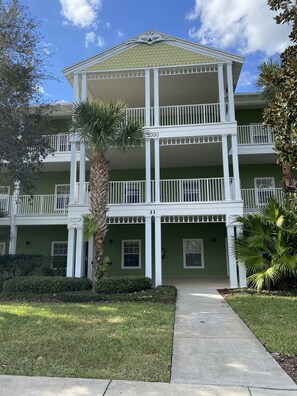 Exterior - Tropical resort getaway near Disney at Bahama Bay 1st floor 3 bedroom condo (Davenport)