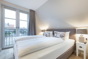 1 slaapkamer, een kluis op de kamer, een strijkplank/strijkijzer, wifi