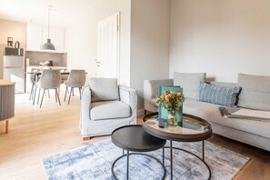 Fernseher, Stereoanlage