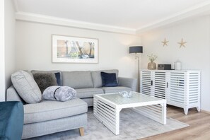 Fernseher, Stereoanlage