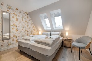 1 bedroom, in-room safe, desk, iron/ironing board