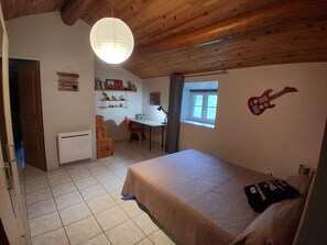 3 Schlafzimmer, Bügeleisen/Bügelbrett, Reisekinderbett, kostenloses WLAN