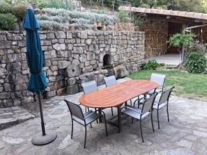 Outdoor dining - Guest house "Between river and nature (Juvinas)