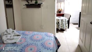 1 bedroom, desk, iron/ironing board, free WiFi