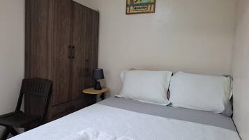 1 bedroom, desk, iron/ironing board, free WiFi