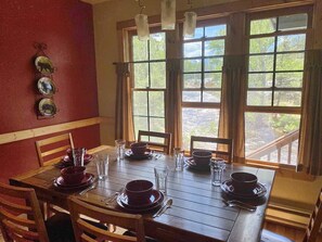 Dining - On The River, Hot Tub, Walk to Town #6002 (Estes Park)