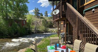 On The River, Hot Tub, Walk to Town #6002