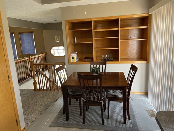 Dining - ***Charming, Home Away from Home*** (NW Omaha) (Omaha)