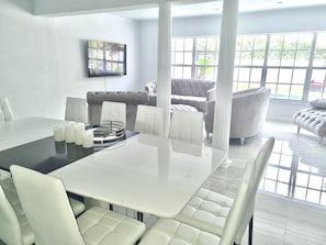 Dining - 5 Bedroom Villa in the heart of Aventura (Miami)