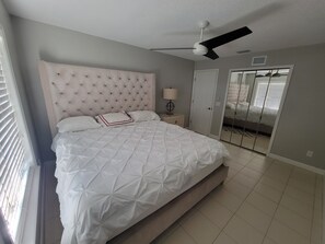 3 bedrooms, desk, iron/ironing board, free WiFi - The Getaway Experience (Deltona)