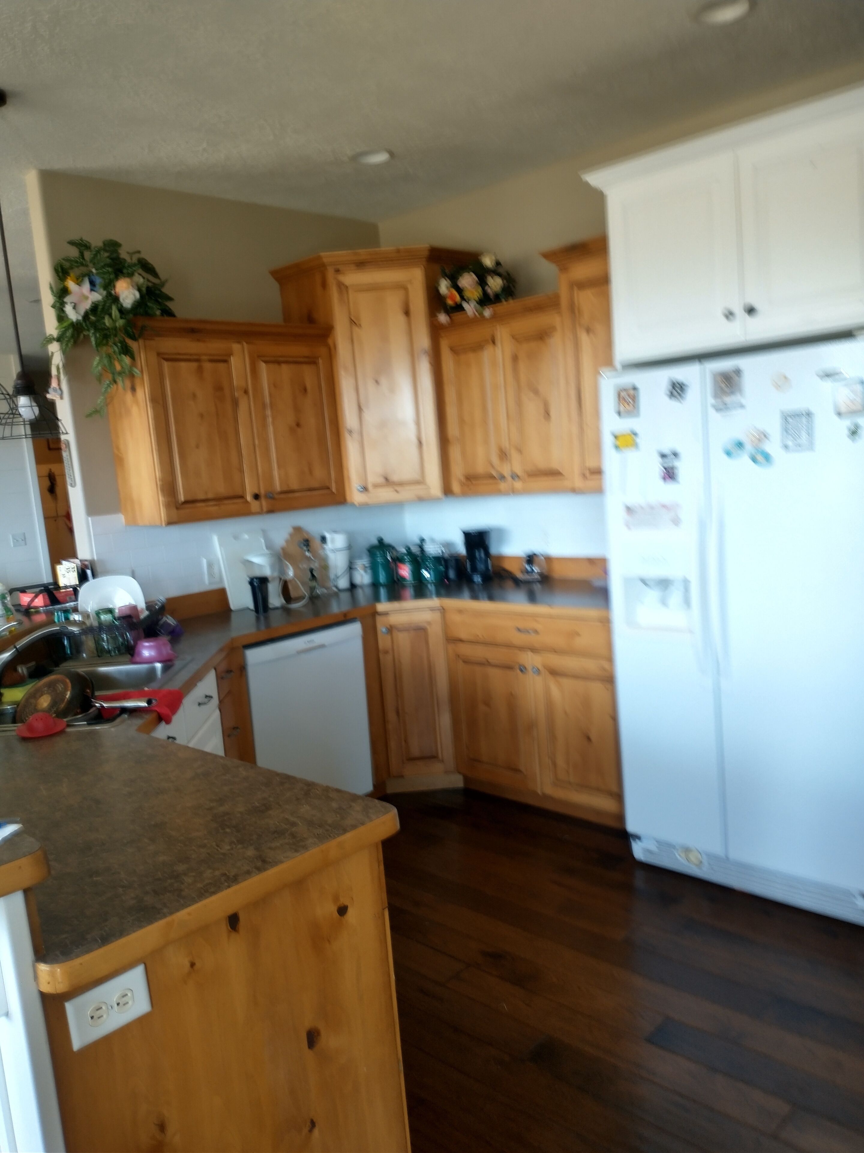 DELIGHTFUL FARM STAY WITH ANIMALS-Only 1 room available through September 
