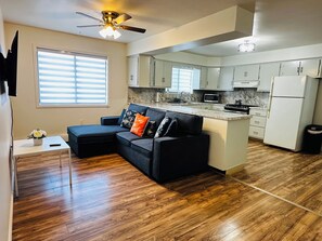 Smart TV, computer monitors