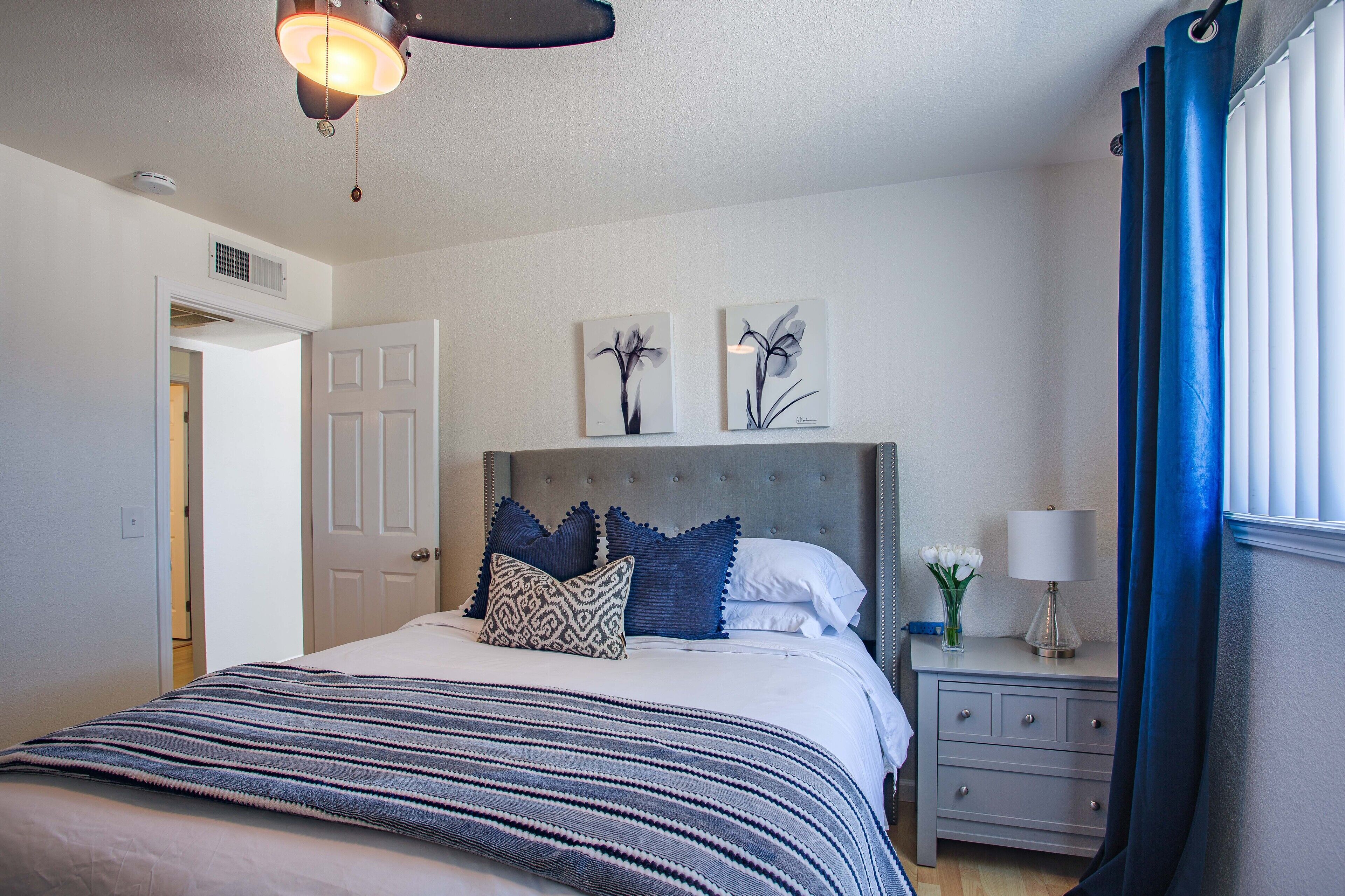 Lovely 2-Bedroom Rental Unit With Indoor Fireplace