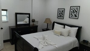 1 Schlafzimmer, Bügeleisen/Bügelbrett, Reisekinderbett, kostenloses WLAN