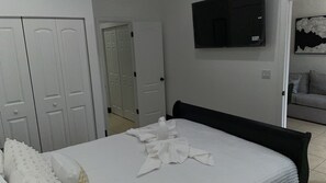 2 bedrooms, iron/ironing board, travel cot, free WiFi