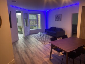 Living area - Lovely Unit located in Anaheim - Near Disneyland (Glendale)