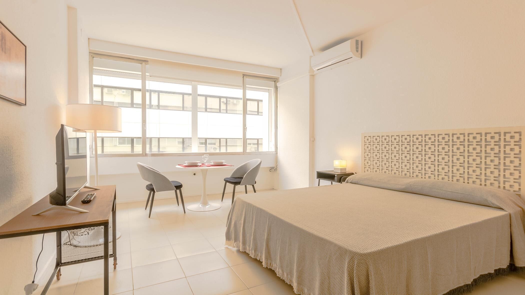 1 habitación, acceso a internet y ropa de cama 