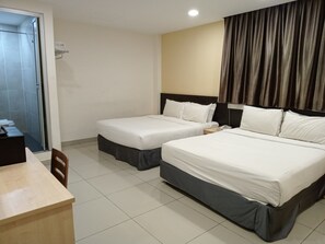 Down duvets, in-room safe, desk, iron/ironing board - Avenue Bangi Hotel (Kajang)