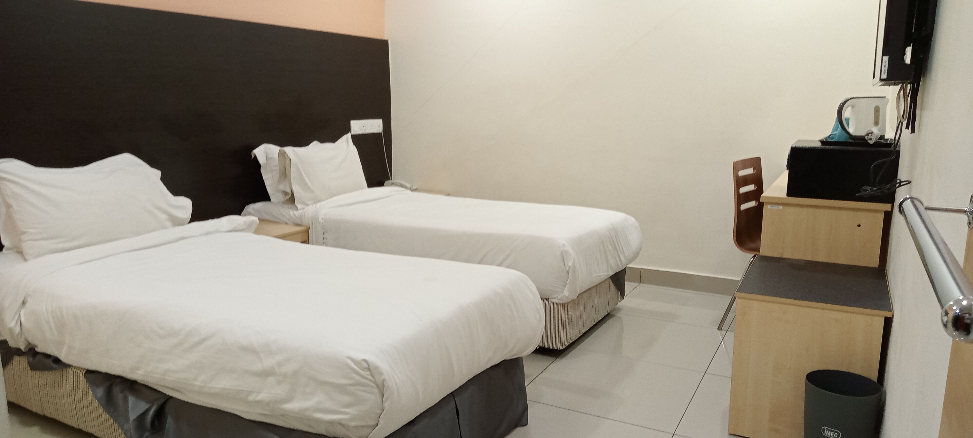 Down duvets, in-room safe, desk, iron/ironing board