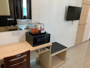 Quarto duplo superior | Edredons de pluma, cofres nos quartos, escrivaninha