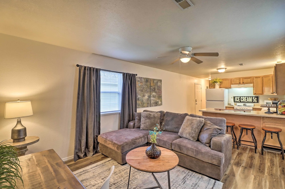Pet-Friendly West Plains Pad < 1 Mi to Dtwn!