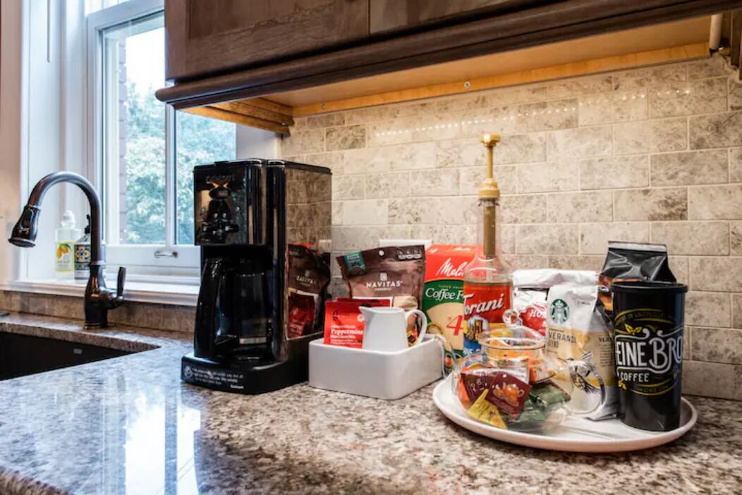 Architectural dream Lux 4 bed home in❤ Louisville