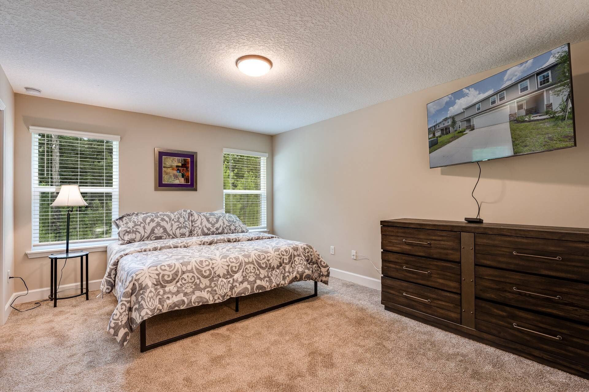 Main Level Owner's Suite with King Size Bed - Smart TV with basic cable and En-Suite Bathroom