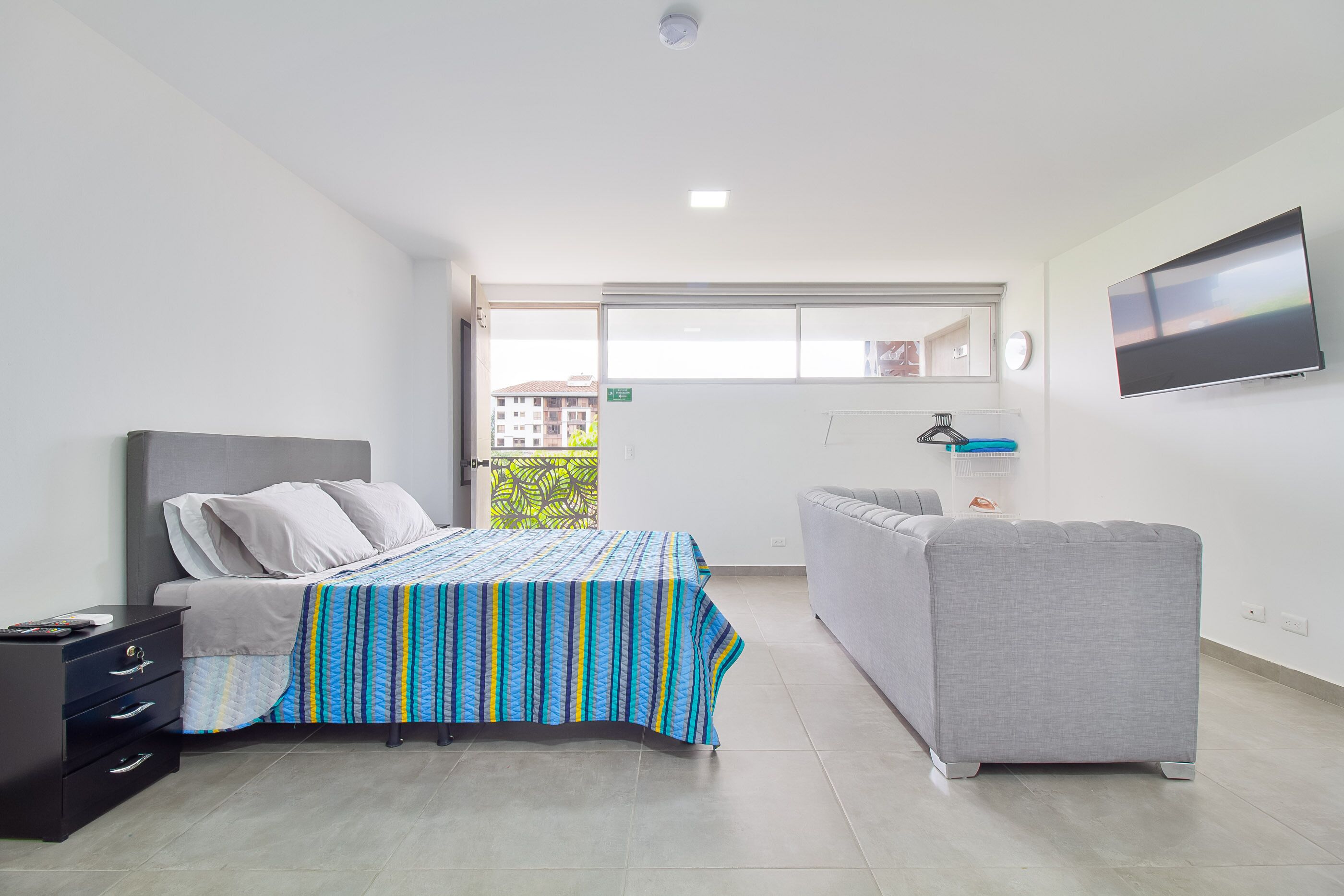 Studio Parque Poblado 24 Hour Doorman