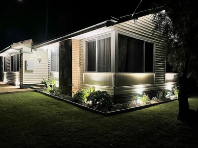 House in Portland Victoria, sleeps 8!