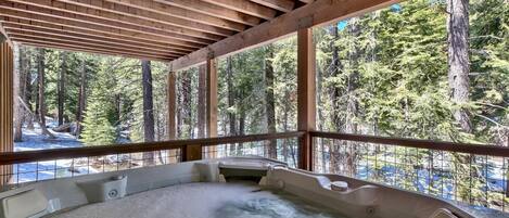 Bain à remous extérieur