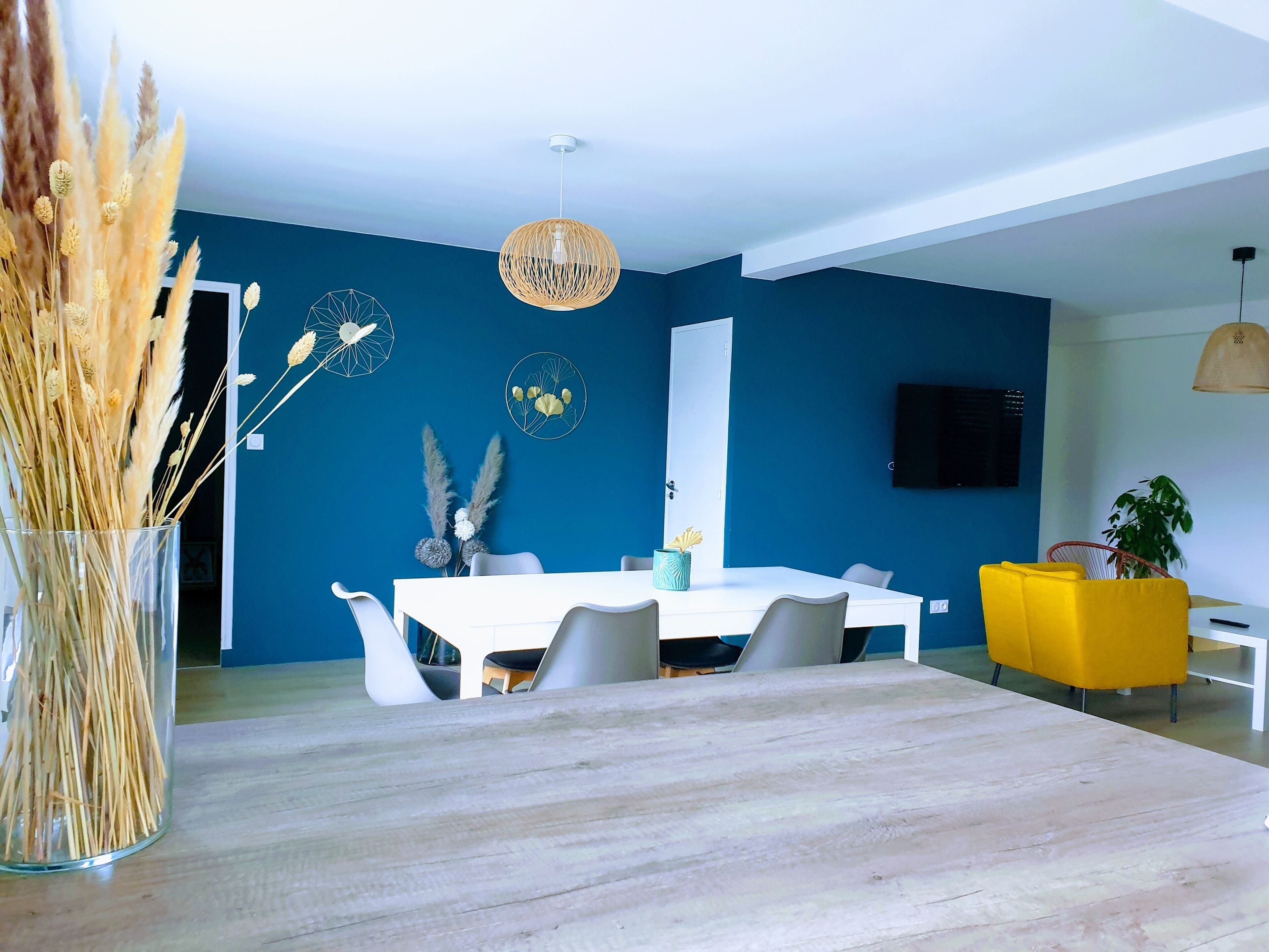 Maison bord de mer ... la mer de chaque côté de la rue.. ideal for the ballades