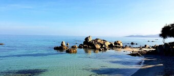 In the heart of Île Rousse! 200 m from the beach