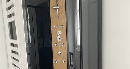 Pleasant town house with free parking